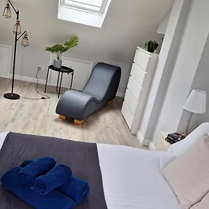 New 2 Bedrooms With Private Ensuite Bathrooms Near Heathrow Ashford (Surrey)