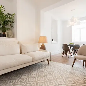 Your Santa Apolonia Apartment